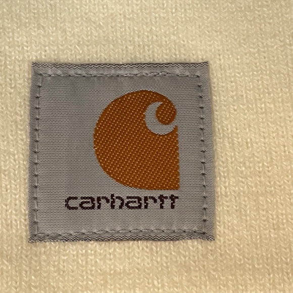 Carhartt Logo knit cuffed Pom Pom Winter/Snow Beanie Hat NWT - Picture 2 of 5